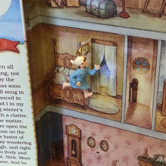 Vintage 1994 Hallmark miniature Night Before Christmas miniature ornament - Picture 4 of 4